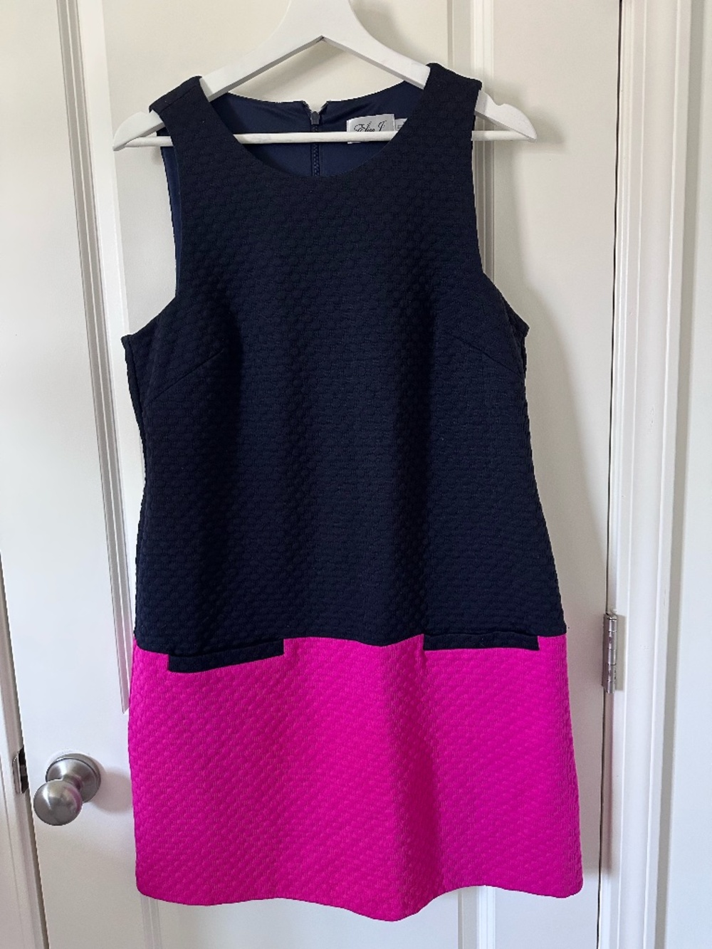 Color-block sleeveless dress